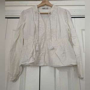 Hollister white blouse | Embroidered white t-shirt, dainty white blouse